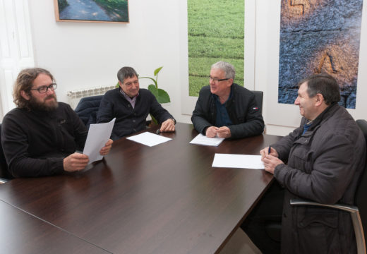 O Concello de San Sadurniño asina convenios por valor de 6.200€ con tres entidades relacionadas co sector primario
